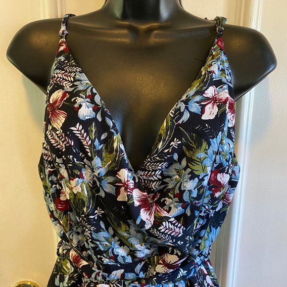 Essue Dress - Black Flowered Size M - Picture 2 of 9